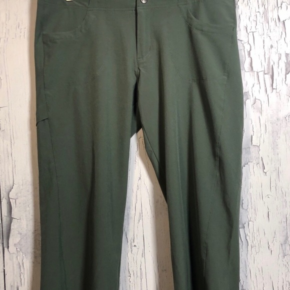 Patagonia Outdoor Cropped Pants - Picture 2 of 5